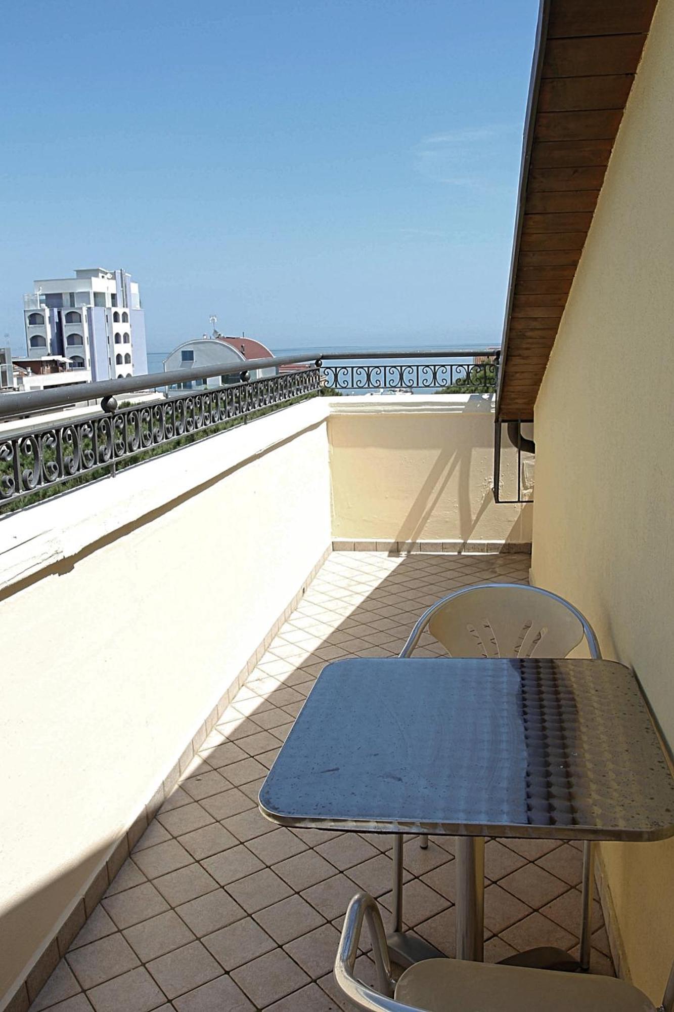 Hotel Ariston Misano Adriatico Exterior foto