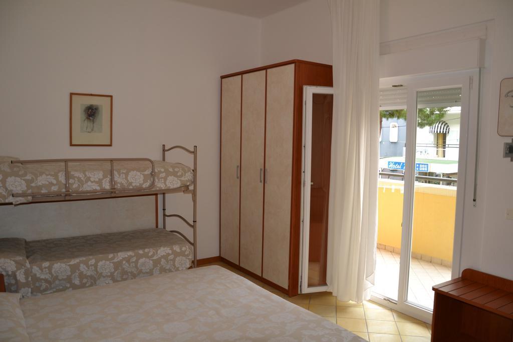 Hotel Ariston Misano Adriatico Quarto foto